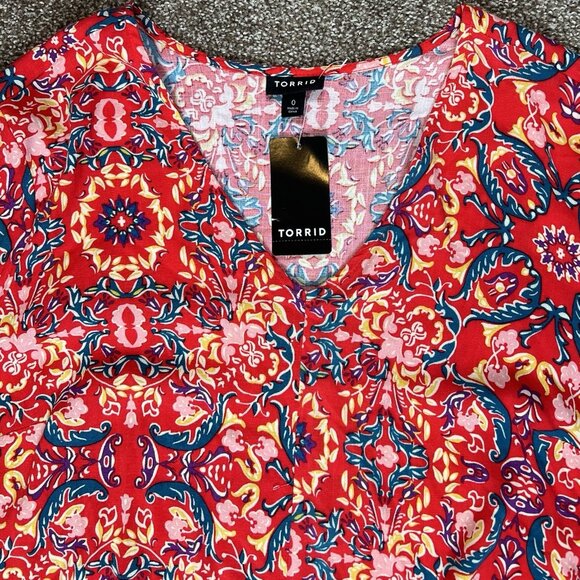 Torrid 0 Women’s Top Red Paisley Size Large Tie Front Bell Sleeve V-Neck NWT - Picture 12 of 13